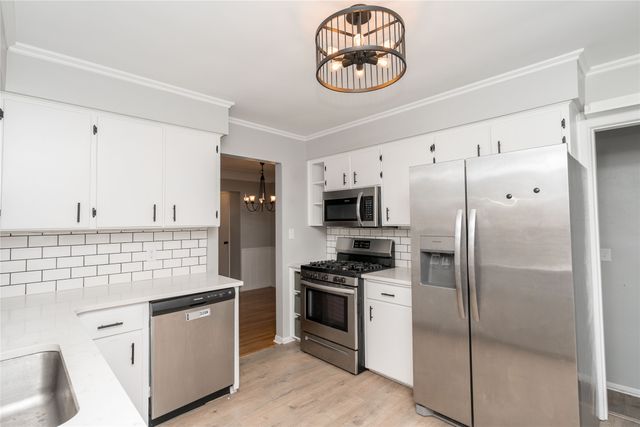 2101 30th Street, Des Moines, IA 50310