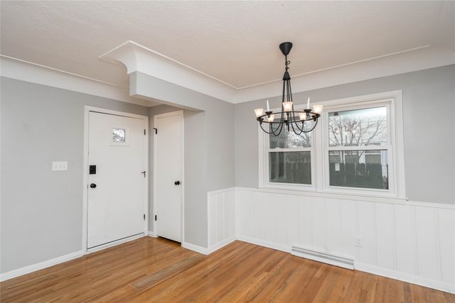 2101 30th Street, Des Moines, IA 50310