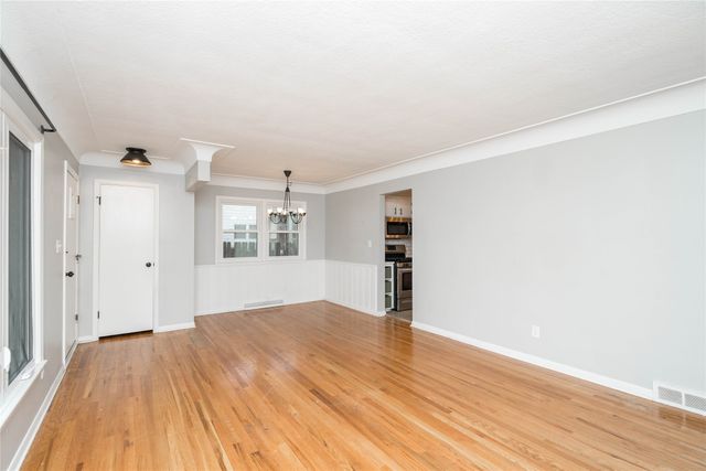 2101 30th Street, Des Moines, IA 50310