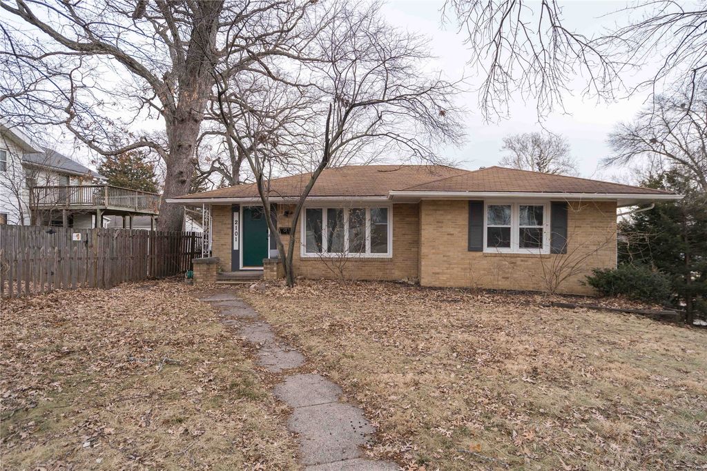 2101 30th Street, Des Moines, IA 50310