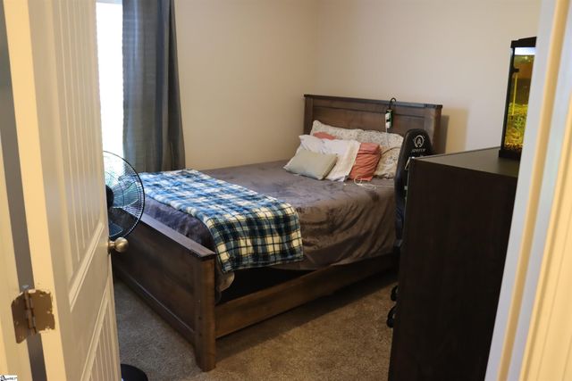 306 Highland Springs Loop, Inman, SC 29349