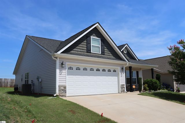 306 Highland Springs Loop, Inman, SC 29349