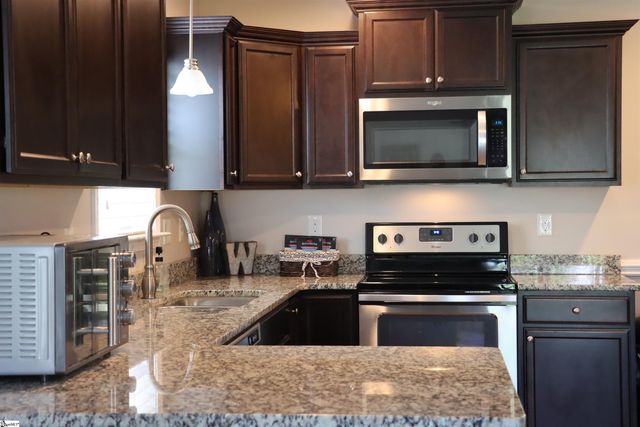 306 Highland Springs Loop, Inman, SC 29349