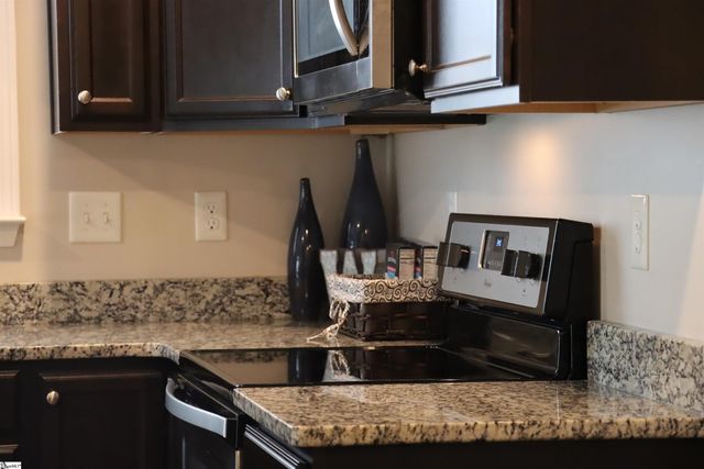 306 Highland Springs Loop, Inman, SC 29349