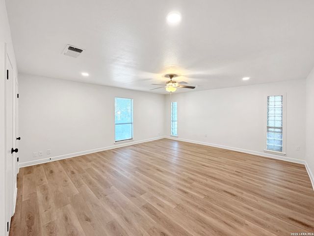 8346 Athenian, Universal City, TX 78148