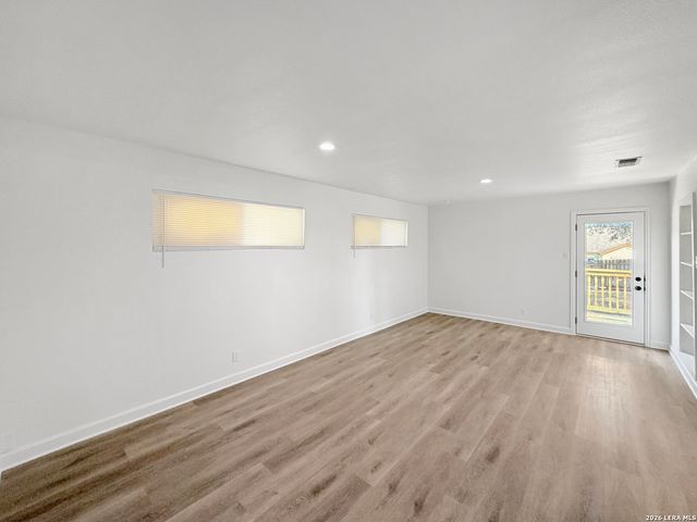 8346 Athenian, Universal City, TX 78148