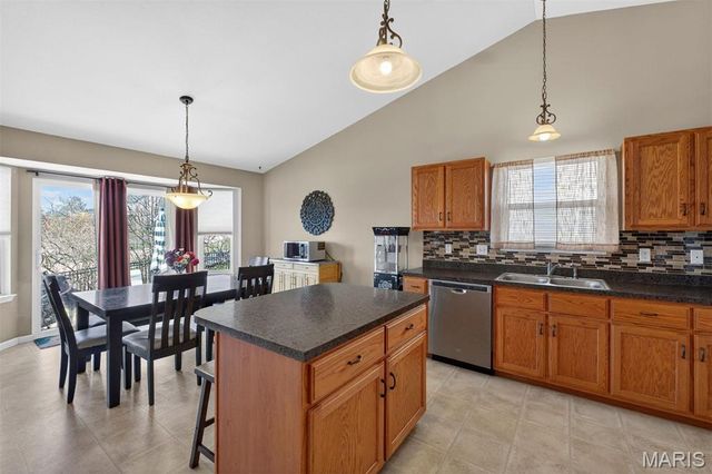 2162 Oakglen Street, Imperial, MO 63052