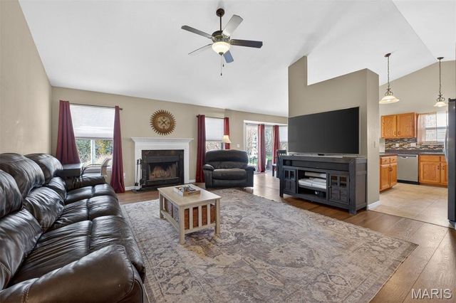 2162 Oakglen Street, Imperial, MO 63052