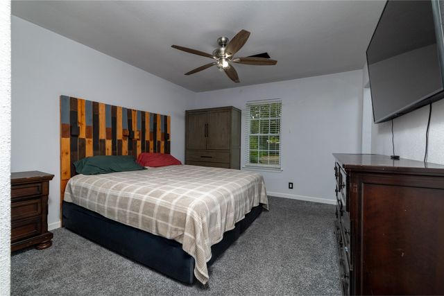 300 Broadway Street, Whitesboro, TX 76273