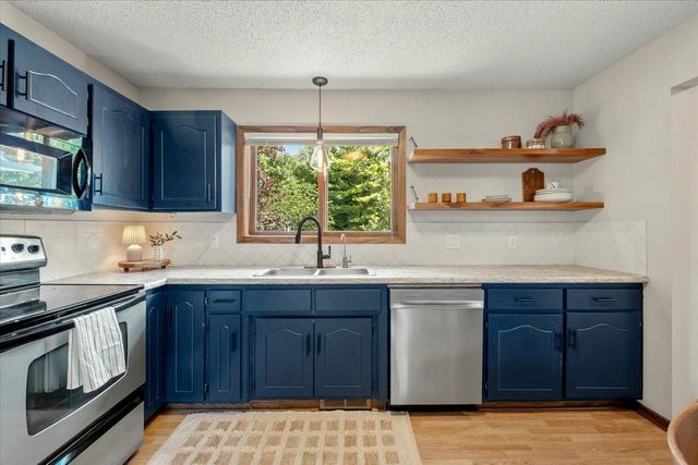 4725 Upland Lane N, Plymouth, MN 55446