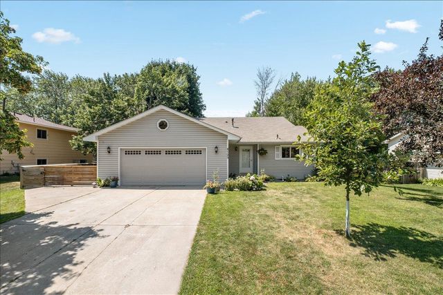 4725 Upland Lane N, Plymouth, MN 55446