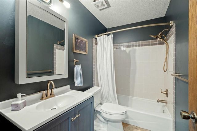 4725 Upland Lane N, Plymouth, MN 55446