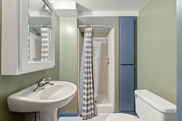 4725 Upland Lane N, Plymouth, MN 55446