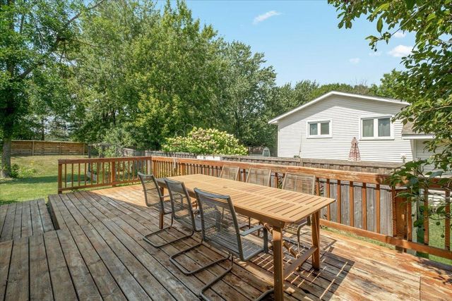 4725 Upland Lane N, Plymouth, MN 55446