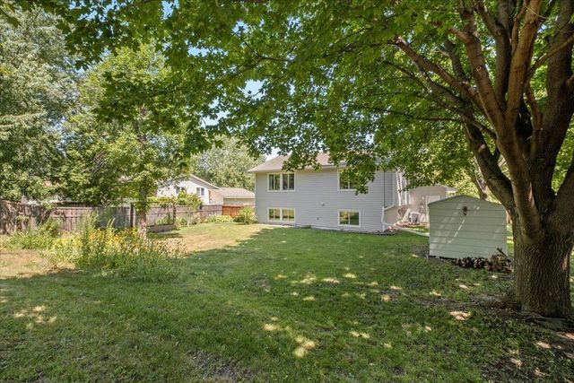 4725 Upland Lane N, Plymouth, MN 55446