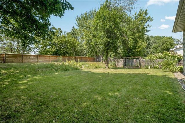4725 Upland Lane N, Plymouth, MN 55446