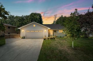 4725 Upland Lane N, Plymouth, MN 55446