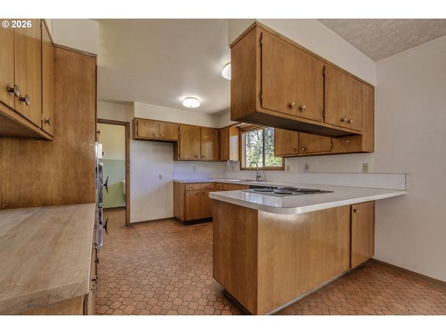 8415 Sw RIVER Rd, Hillsboro, OR 97123