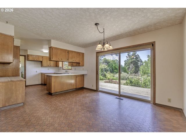 8415 Sw RIVER Rd, Hillsboro, OR 97123