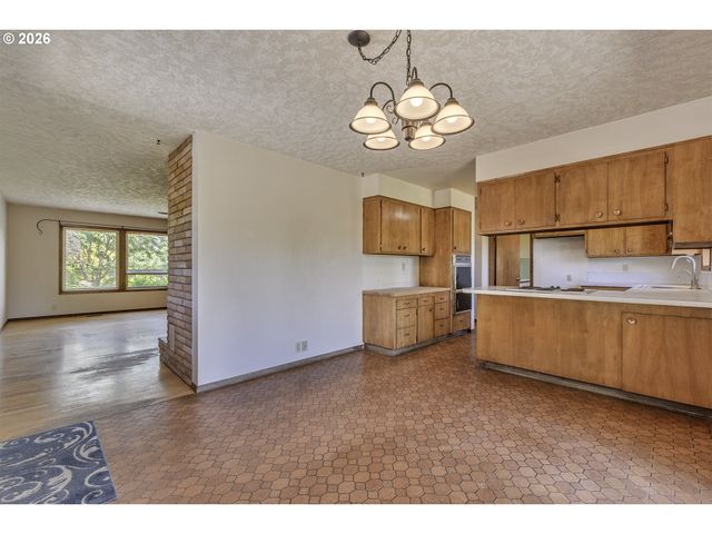 8415 Sw RIVER Rd, Hillsboro, OR 97123