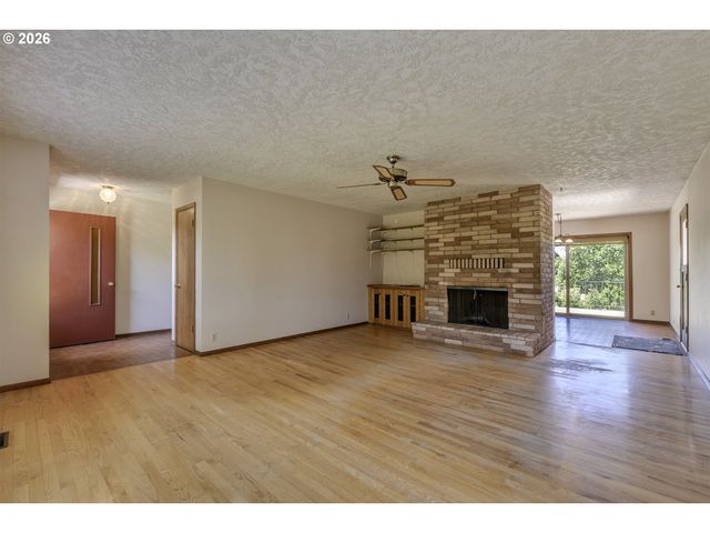 8415 Sw RIVER Rd, Hillsboro, OR 97123