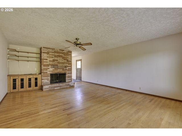 8415 Sw RIVER Rd, Hillsboro, OR 97123