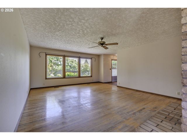 8415 Sw RIVER Rd, Hillsboro, OR 97123