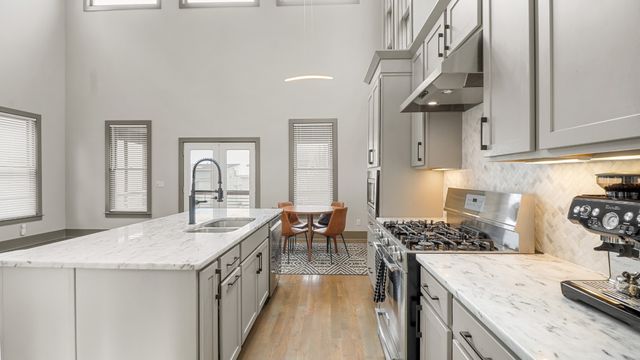 1108B Glenview Dr, Nashville, TN 37206