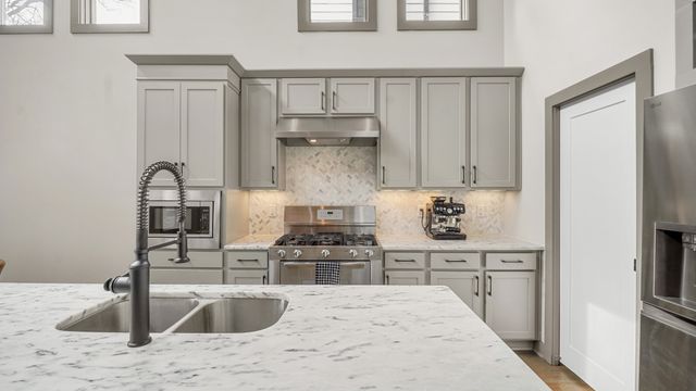 1108B Glenview Dr, Nashville, TN 37206