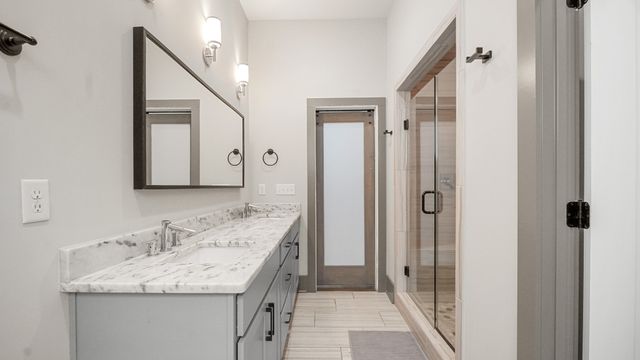 1108B Glenview Dr, Nashville, TN 37206