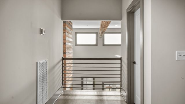 1108B Glenview Dr, Nashville, TN 37206