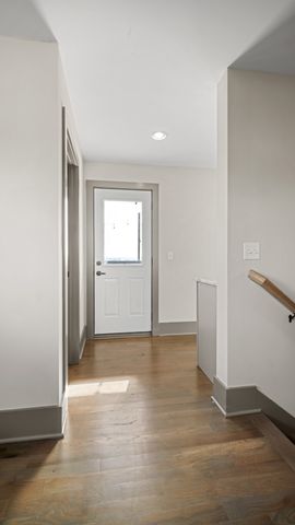 1108B Glenview Dr, Nashville, TN 37206