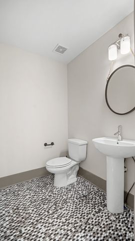 1108B Glenview Dr, Nashville, TN 37206