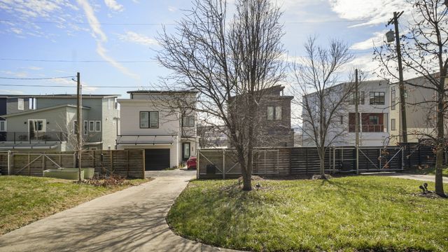 1108B Glenview Dr, Nashville, TN 37206