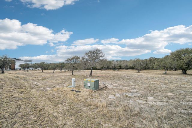 3100 Kahala Sunset DR, Spicewood, TX 78669