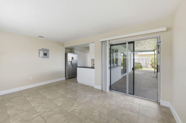 9671 NW 24th Street, Sunrise, FL 33322