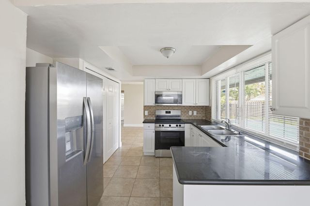 9671 NW 24th Street, Sunrise, FL 33322