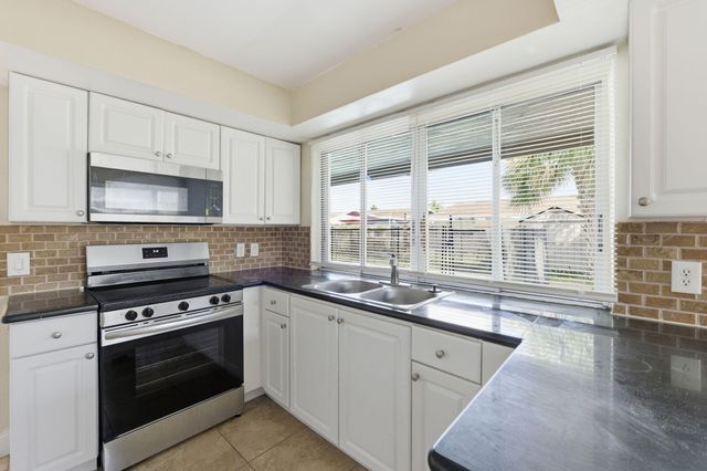 9671 NW 24th Street, Sunrise, FL 33322