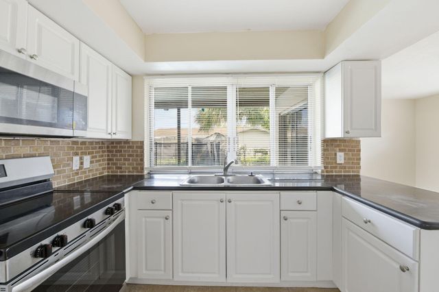 9671 NW 24th Street, Sunrise, FL 33322