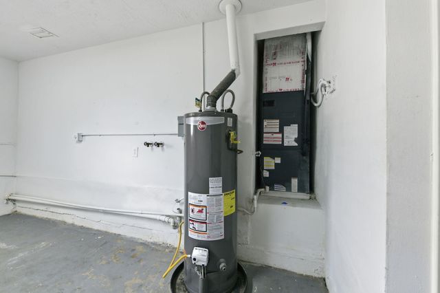 9671 NW 24th Street, Sunrise, FL 33322