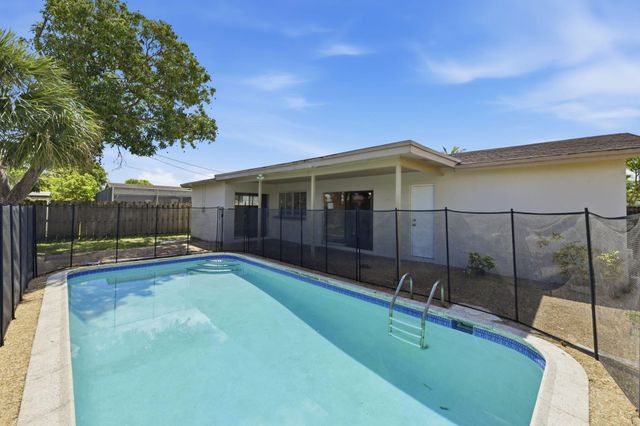 9671 NW 24th Street, Sunrise, FL 33322