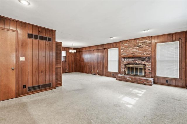 1314 Duck Road, Grandview, MO 64030