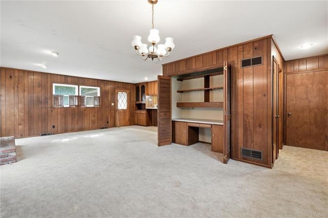 1314 Duck Road, Grandview, MO 64030