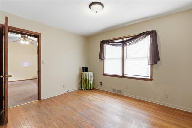 1314 Duck Road, Grandview, MO 64030