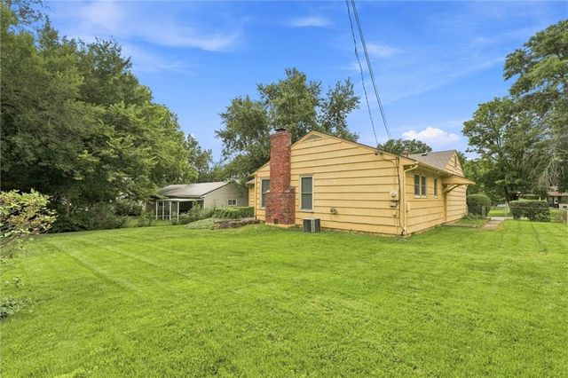 1314 Duck Road, Grandview, MO 64030