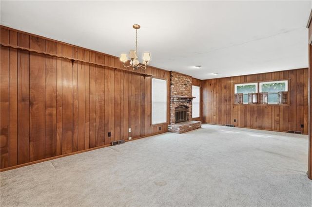 1314 Duck Road, Grandview, MO 64030