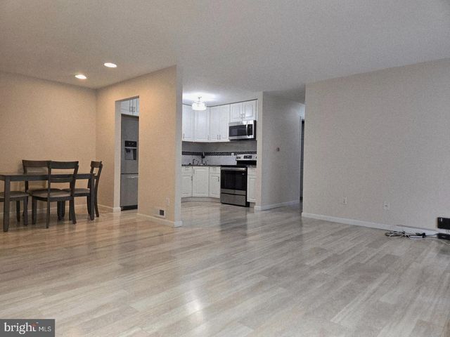 607 LINDSEY CT, Marlton, NJ 08053