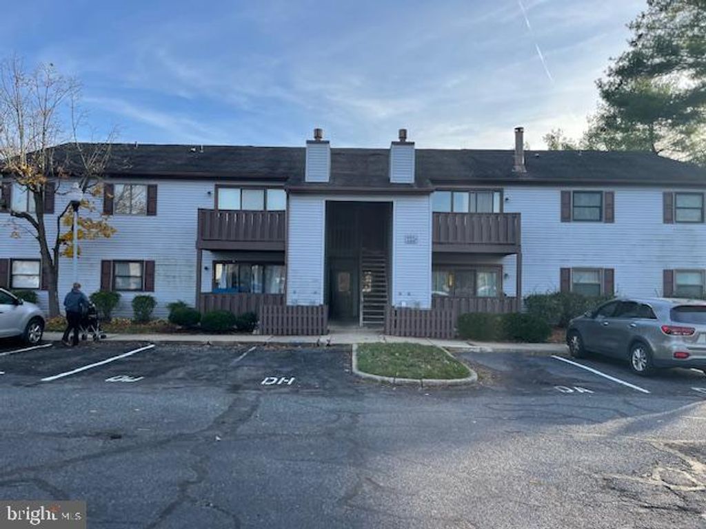 607 LINDSEY CT, Marlton, NJ 08053