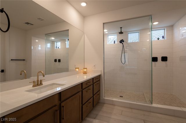 6486 Vanhoven Crest Street, Las Vegas, NV 89166