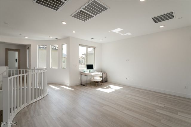 6486 Vanhoven Crest Street, Las Vegas, NV 89166